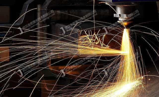   激光焊接機的激光復合焊接技術，詮釋1+1＞2