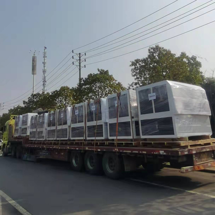 客戶至上設備發貨忙不停，客戶訂購10臺激光焊接機發貨啦