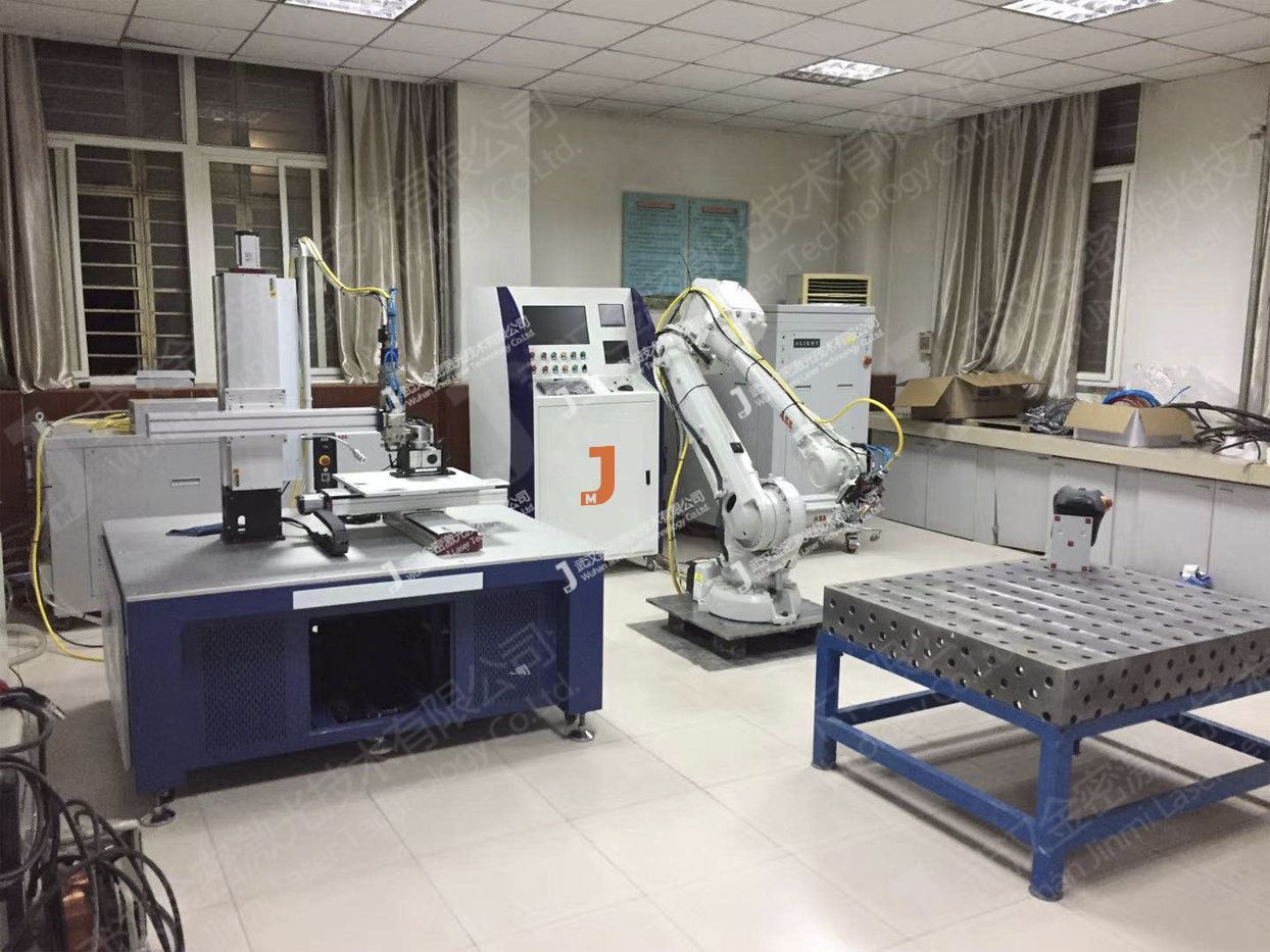 大學(xué)實(shí)驗(yàn)室運(yùn)用三維激光焊接機(jī)有效開展教學(xué)實(shí)訓(xùn),反響甚好