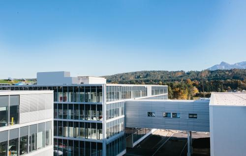 國內某知名半導體企業-手套箱激光焊接機